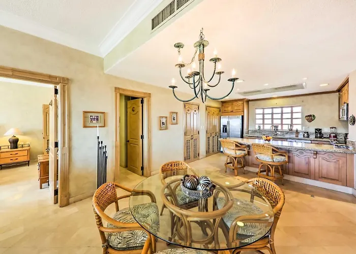 W/ Amenities! Villa *