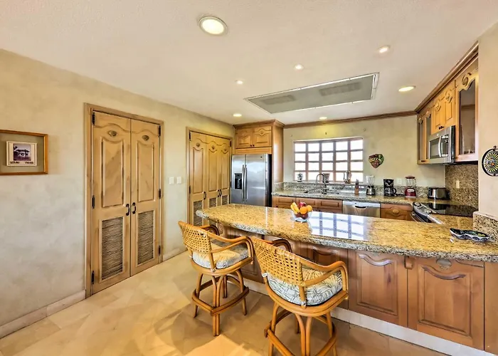 W/ Amenities! Villa