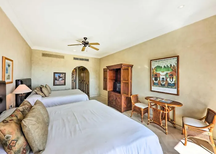 W/ Amenities! Villa *